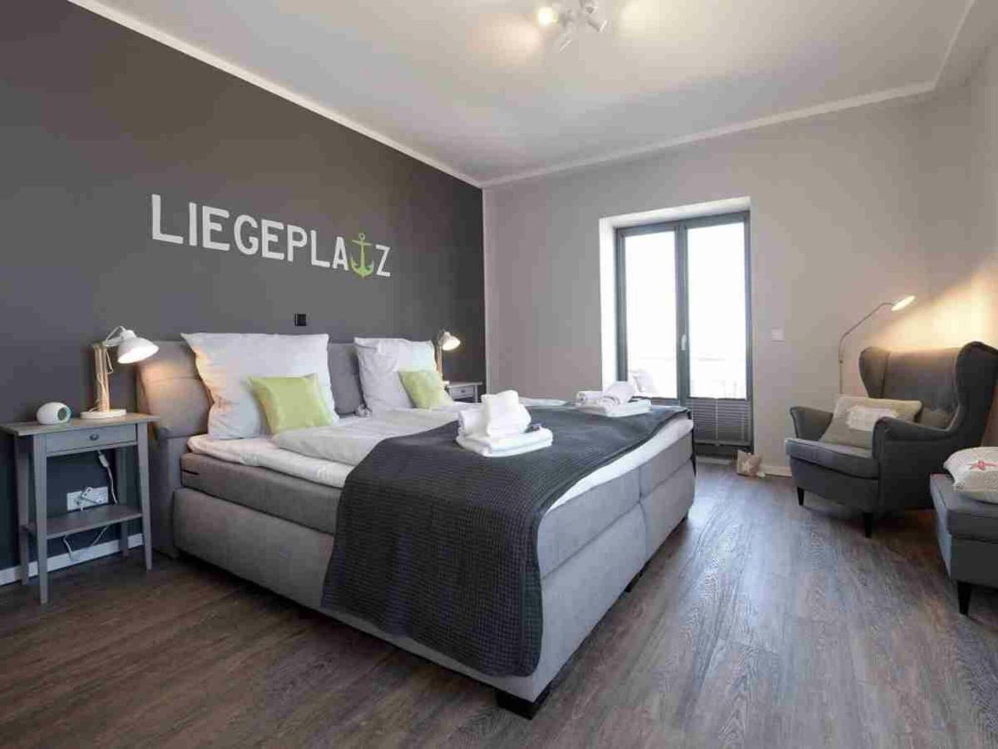 With Port View Apartment *