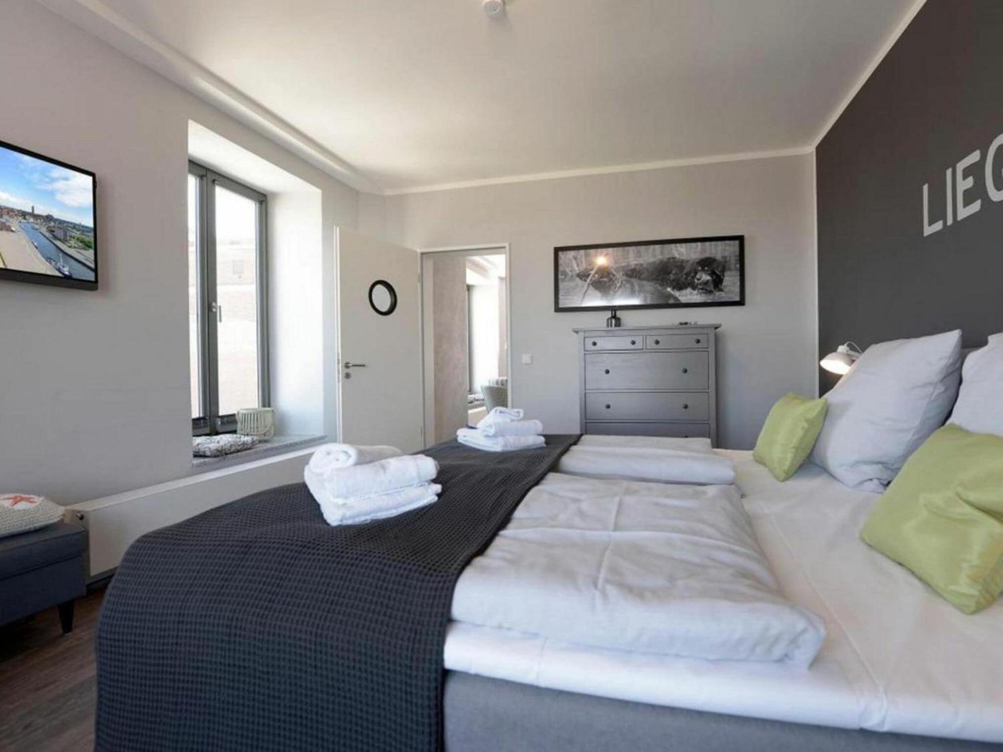 Apartment With Port View